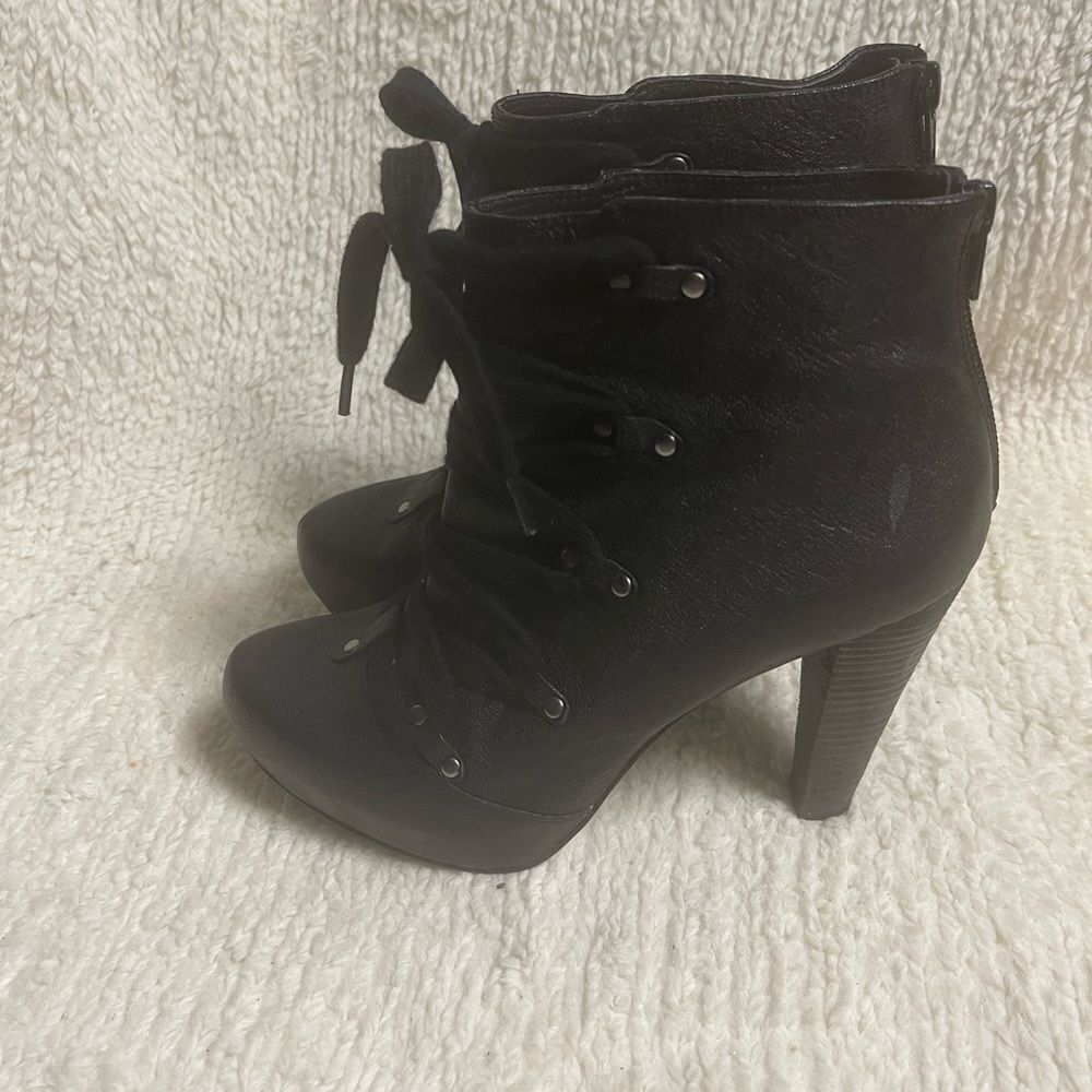 Trouve leather black ankle platform heels lace up & silver tone accents SZ7M